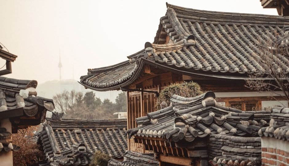 익선동 한옥카페 골목 전경